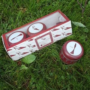 New set of 3 Candles Super cute packaging!